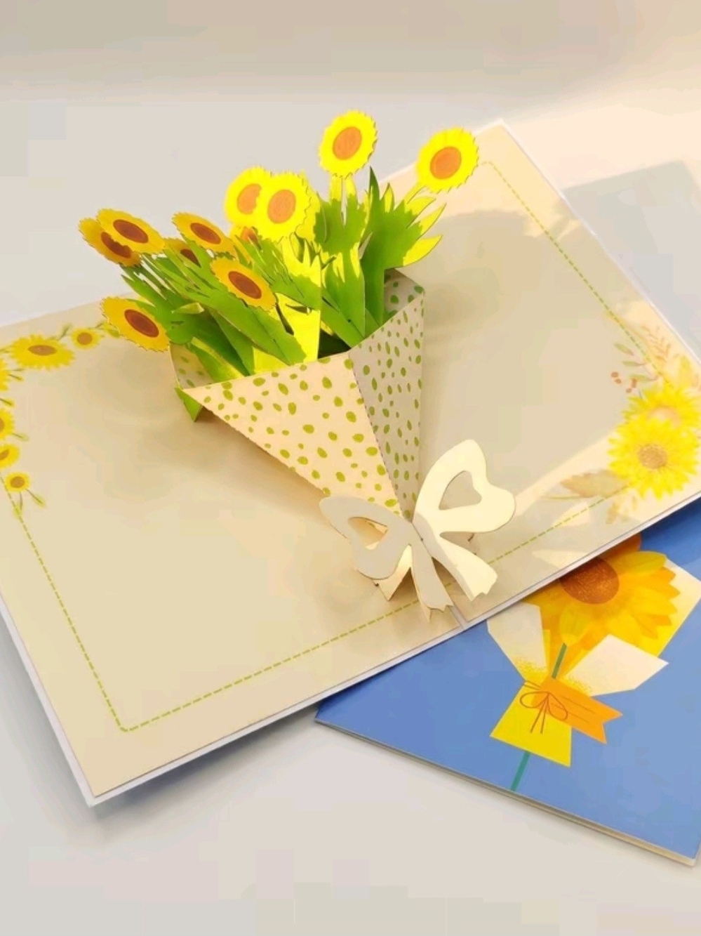 Sunflower Pop-Up Card Bouquet - Yellow